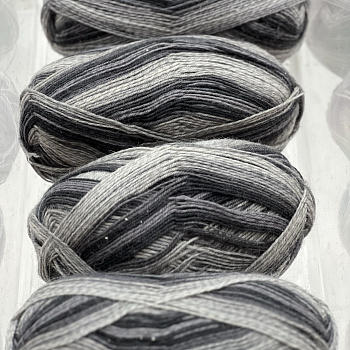 Стоковая носочная пряжа