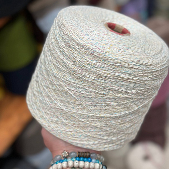 Носочная пряжа с разноцветным люрексом IrisYarn