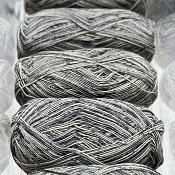 Стоковая носочная пряжа Lana Grossa