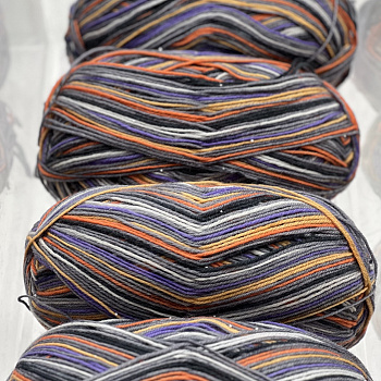 Стоковая носочная пряжа